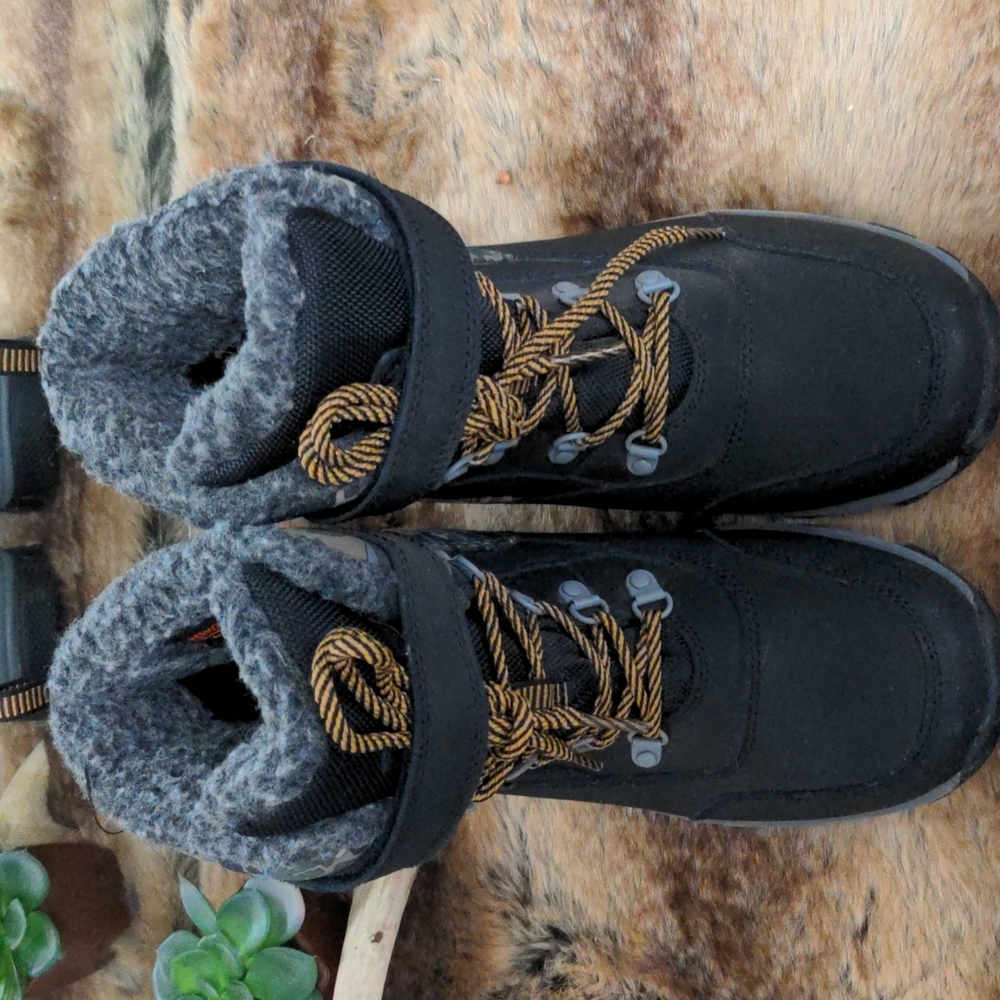 Thermolite eco made snow boots
